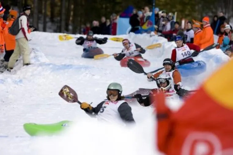 Bild: Snowkajak WM 2008 – 11 Nationen kämpfen um den Titel