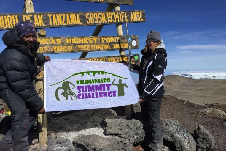 Bild: Studie zur Früherkennung der Höhenkrankheit bei Bergsportlern am Kilimanjaro