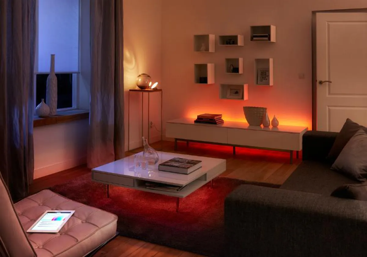 Komfortabel und einfach lässt sich das smarte Lichtsystem von Philips Hue  auch per Sprache steuern