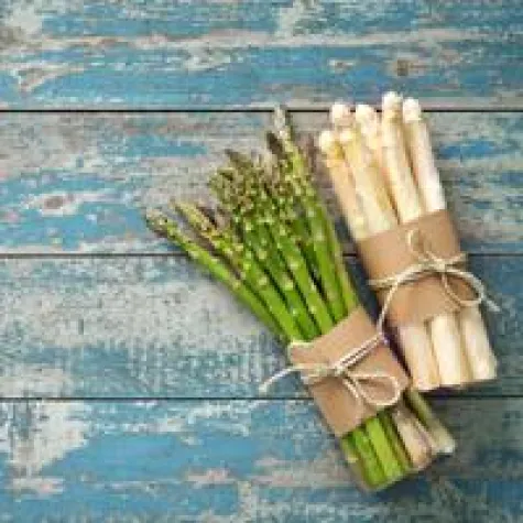 Beim Spargelkauf auf Frische und Umwelt achten Bild: Beim Spargelkauf auf Frische und Umwelt achten