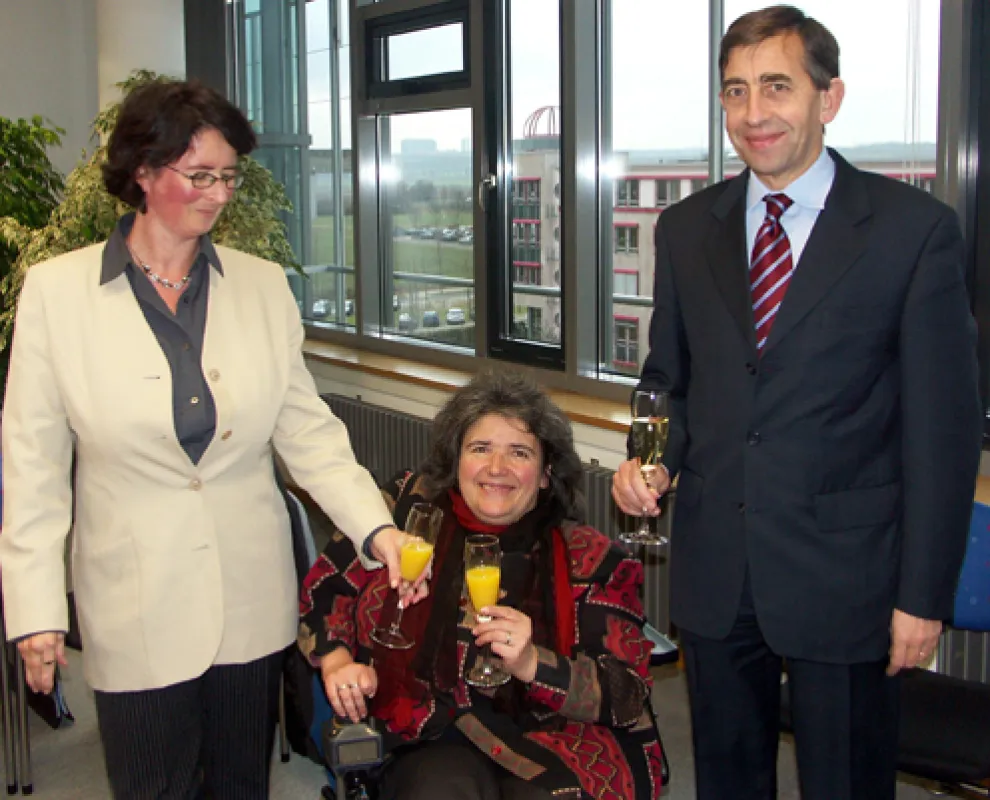 Freude über eine 10.000 Euro-Spende: ZsL-Geschäftsführerin Andrea Gürke (links), ZsL-Vorstandsmitglied Marita Boos-Waidosch und Ak Coface-Vorstandsvorsitzender Benoît Claire.