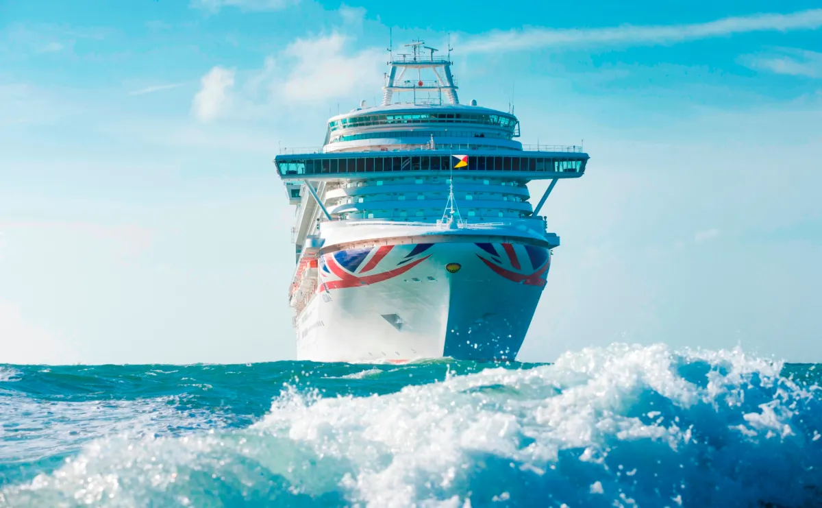 Die Azura ist im Sommer 2027 im Mittelmeer unterwegs (© Foto: P&O Cruises)