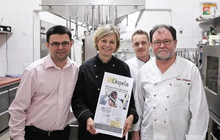 Bild: Fernsehköchin Martina Kömpel kocht im Restaurant Chopelin