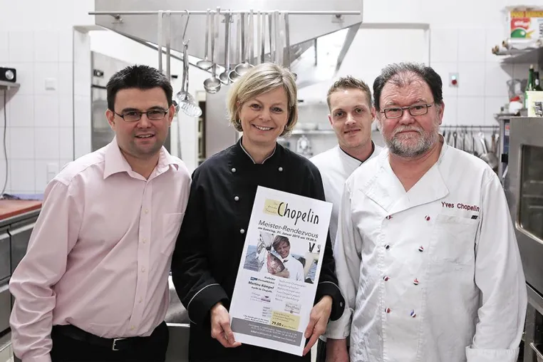 Fernsehköchin Martina Kömpel kocht im Restaurant Chopelin Bild: Fernsehköchin Martina Kömpel kocht im Restaurant Chopelin