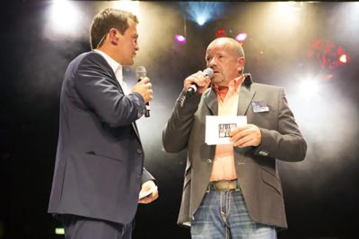 Moderator Sebastian Hempfling und Thaddäus Assenmacher, Veranstalter und Initiator