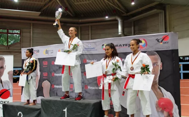 Bild: Jubel in Erfurt, Frankfurt und Wolfskehlen: Daniela Woelke ist Deutsche Meisterin 2017 im Karate U21
