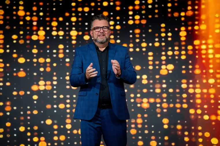 Villacher schreibt Speaker-Slam-Geschichte: Mario Oberstrass gewinnt als erster Österreicher zum zweiten Mal Bild: Villacher schreibt Speaker-Slam-Geschichte: Mario Oberstrass gewinnt als erster Österreicher zum zweiten Mal