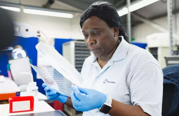 Bild: Nach ISO 13485 zertifizierte Spezialisten für chemisches Ätzen stellen auf der MedtecLIVE 2019 aus