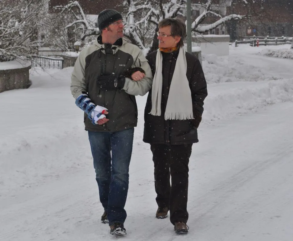 Nach einem Sturz auf Schnee und Eis: Vakuumschiene statt Gips
