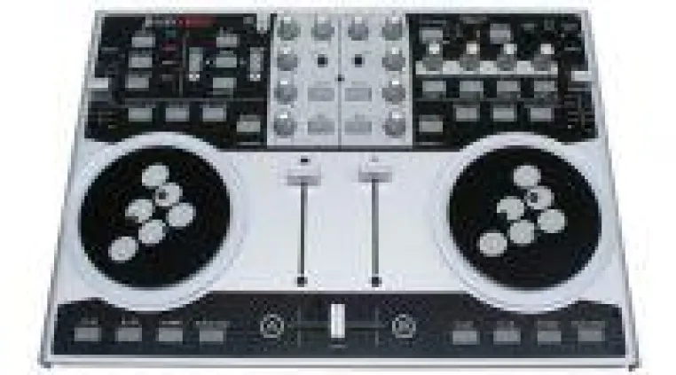 MixVibes präsentiert DJ Controllerinterface Bild: MixVibes präsentiert DJ Controllerinterface
