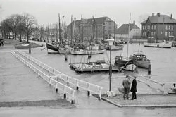 Bild: „Sturmflut“-Ausstellung im Biohotel Miramar