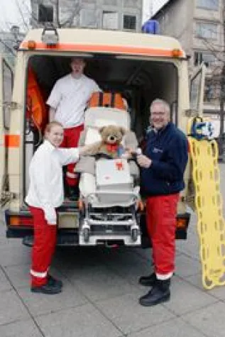 Bild: Ulmer Teddy-Klinik - „Herr Bär und Frau Puppe bitte...“