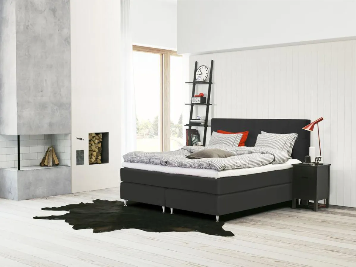 Die neuen Aloy Boxspringfedern nehmen das Gewicht des Körpers sanft auf und stützen ihn weich ab.