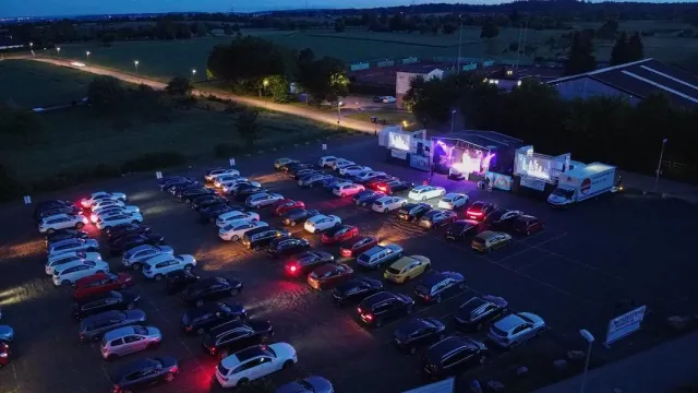 Bild: Erste Auto-Zaubershow der Welt erfolgreich!