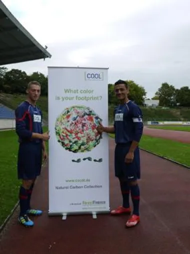 Bild: Klimaneutrale Bundesliga -Fußballmannschaft: CO2OL Sponsor der U17 Mannschaft des Bonner SC