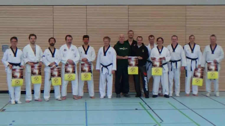 Bild: Großer Selbstverteidigungs-Lehrgang der Taekwondo Schule Fichtner in Miesbach