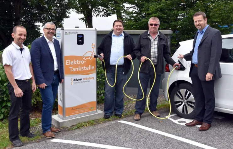 Bild: Die wohl ländlichste Ladestation Deutschlands