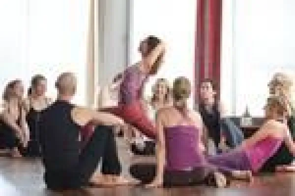 Bild: Infoabend am 26. Oktober für die Yogalehrer Ausbildung 2013 - RYT® 200 bei AIRYOGA München