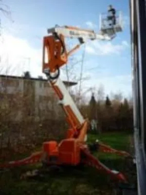 Bild: Drei neue Kettenfahrzeuge Typ Multitel Pagliero SMX 225 verstärken ab sofort die Flotte des GL Verleih