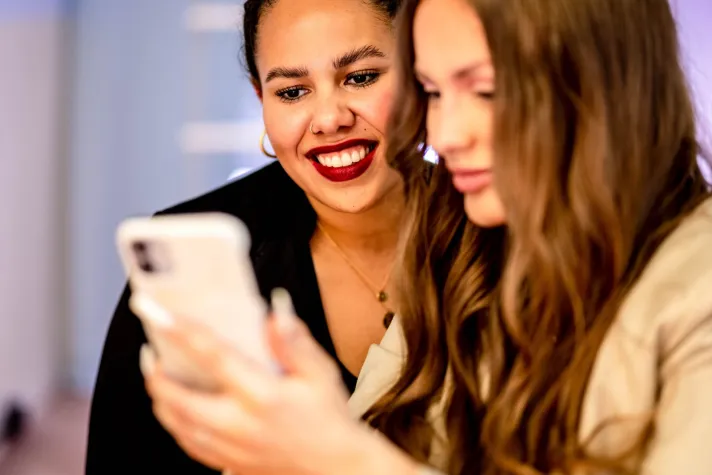 Bild: Durch das passende Influencer Management ganz nach oben