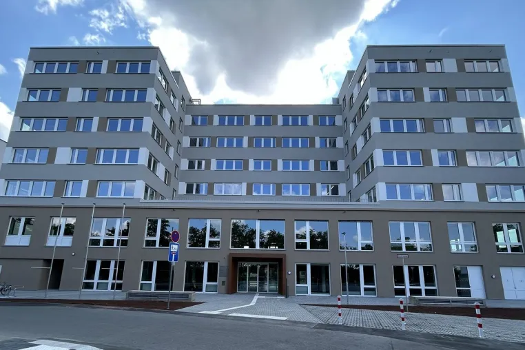 Bild: IMAXXAM übernimmt fertiggestellten Büroneubau der Hessischen Lehrkräfteakademie in Gießen