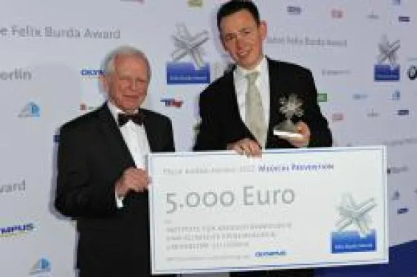 Bild: Felix Burda Award 2013 erweitert Kategorie Medizin. Ausschreibung eröffnet.