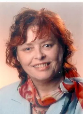 Heidi Reichert aus Herrenberg berichtet über „Geomantie – die Sprache der Erde verstehen“ 08.Mai 09 Böblingen Bild: Heidi Reichert aus Herrenberg berichtet über „Geomantie – die Sprache der Erde verstehen“ 08.Mai 09 Böblingen