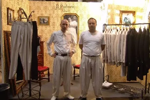 Zurück in die Zwanziger - Il Padrino Moda stellt extravagante Bundfaltenhosen auf der Igedo Mode Messe vor Bild: Zurück in die Zwanziger - Il Padrino Moda stellt extravagante Bundfaltenhosen auf der Igedo Mode Messe vor