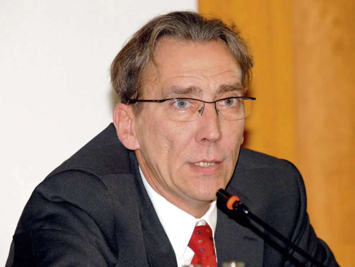 Wolfgang M. Draaf, geschäftsführender Vorstand der Bundesfachgruppe Schwertransporte und Kranarbeiten (BSK) und Vorsitzender des Fachausschusses Binnen-, See- und Fährschifffahrt in Frankfurt.