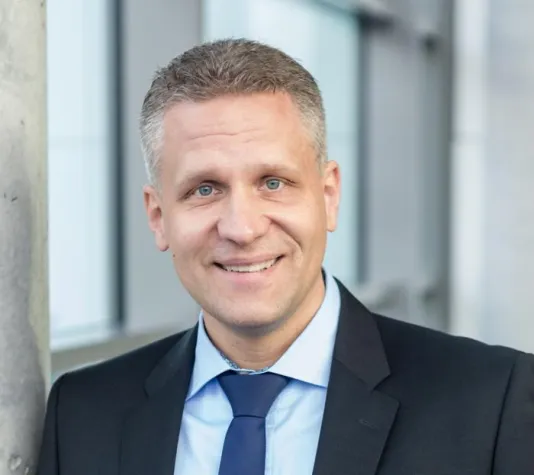 Vater BankIT ist neuer Competence-Center-Partner von baramundi Bild: Vater BankIT ist neuer Competence-Center-Partner von baramundi