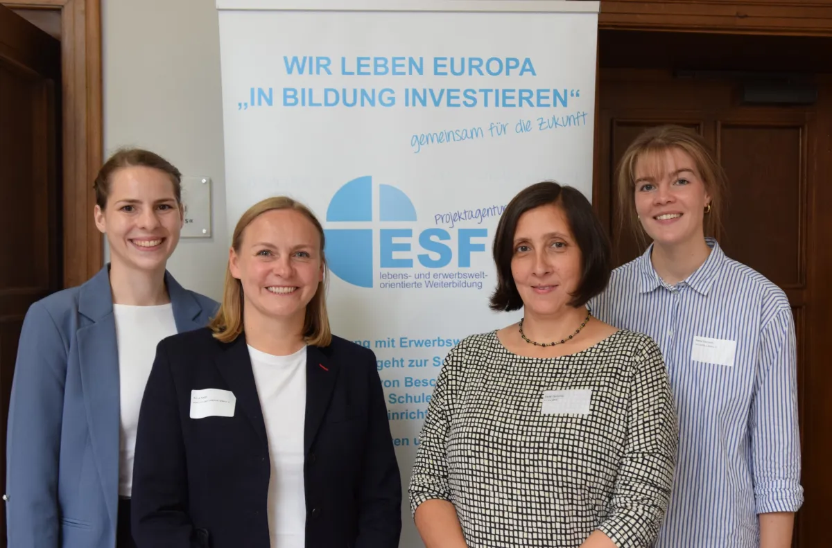 Vertreterinnen der ESF-Projektagenturen (© Foto: Thomas Hohenschue)