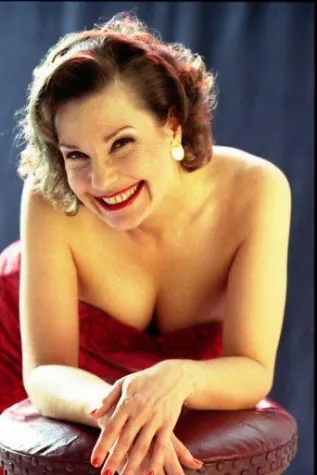 Latin Night im Fachwerk mit der Jazzdiva Claudia Carbo Bild: Latin Night im Fachwerk mit der Jazzdiva Claudia Carbo