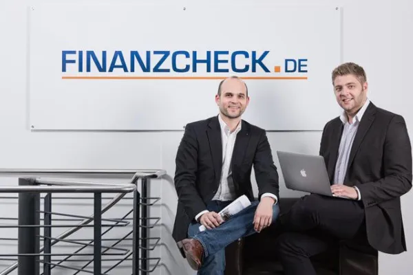 Bild: Die Zukunft im Blick: FINANZCHECK.de baut auf auxmoney