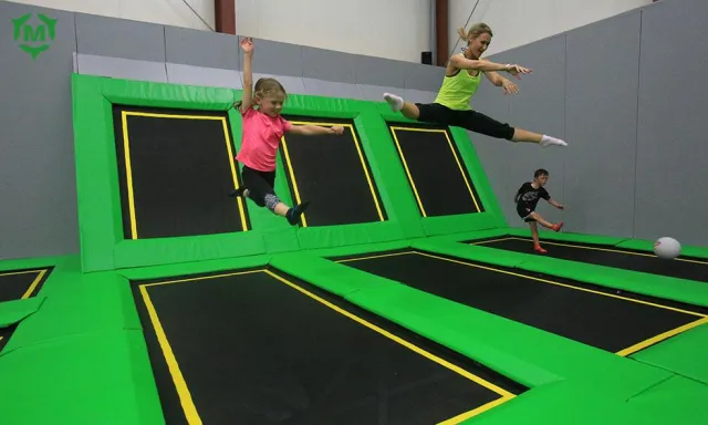 Bild: Neuer Trampolinpark in Kölns Nr.1 Akrobatik- und Trendsporthalle - Tag der offenen Tür 23.10.16