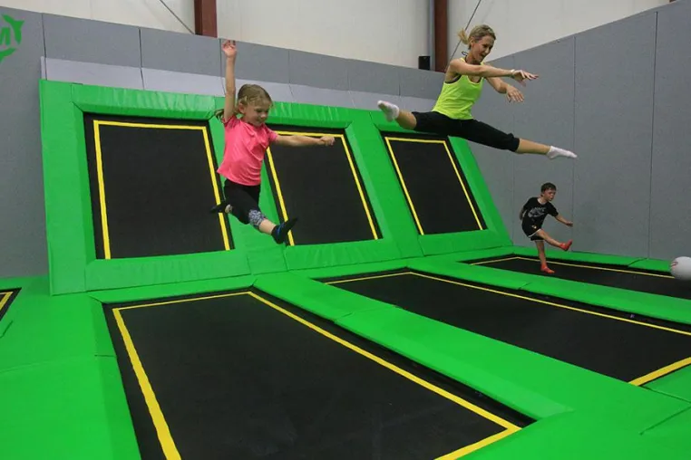 Bild: Neuer Trampolinpark in Kölns Nr.1 Akrobatik- und Trendsporthalle - Tag der offenen Tür 23.10.16