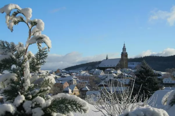 Bild: Hotels in Sachsen - Reisetipp: Relaxen statt Muskelkater - kein Stress an Pisten & Loipen