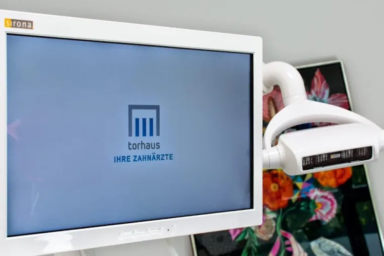 Bild: Die Spezialisten für Wurzelkanalbehandlungen in Berlin - Schritt für Schritt zum Erfolg
