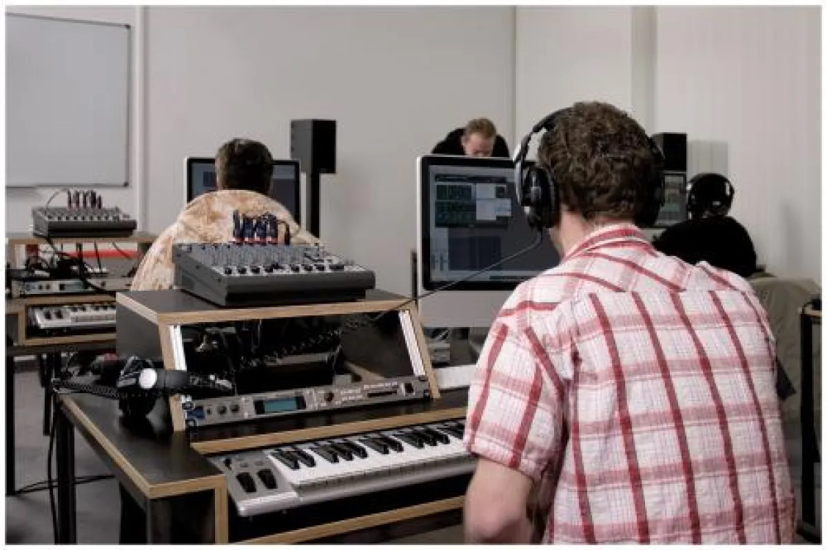 Lerning by doing an der Akademie Deutsche POP
