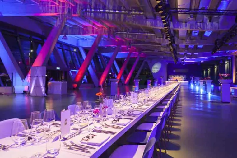 Bild: Maison van den Boer stellt Hamburger Cruise Center für Events zur Verfügung