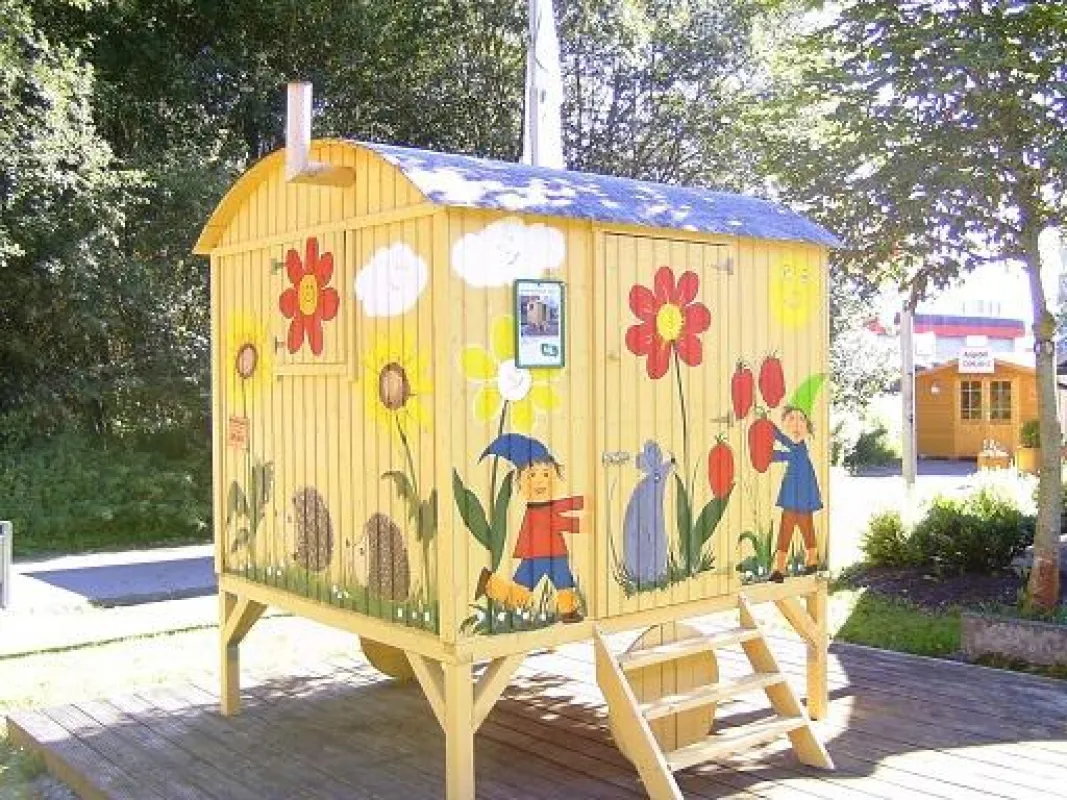 Schäferwagen als Kinderspielhaus für den Garten.