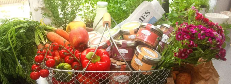 Bild: Hochwertiges Bio Hunde- und Katzenfutter