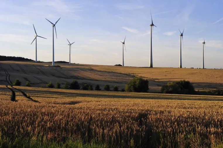 Bild: Riesige Windkraftanlagen sollen effizienter und leiser werden