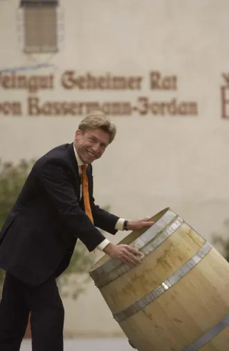 Bassermann-Jordan unterstützt Kaiserdom-Stiftung “Zeichen der Mitverantwortung für das Weltkulturdenkmal” Bild: Bassermann-Jordan unterstützt Kaiserdom-Stiftung “Zeichen der Mitverantwortung für das Weltkulturdenkmal”