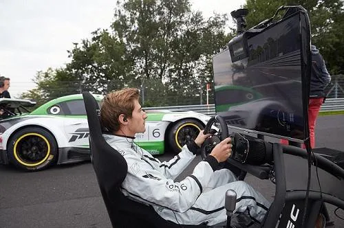 Bild: Startschuss für die SimRacing Expo am Nürburgring