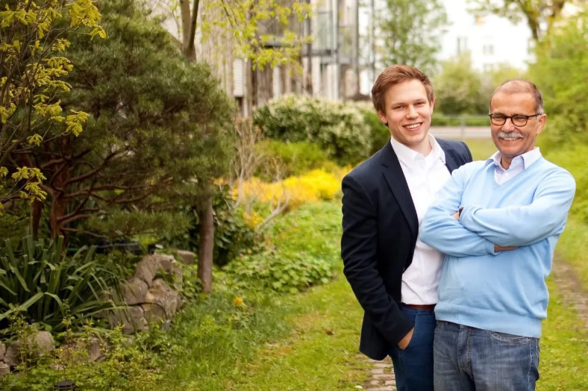 Umweltfreundliche und kreative Hoteliers: Ben (li) und Klaus Förtsch