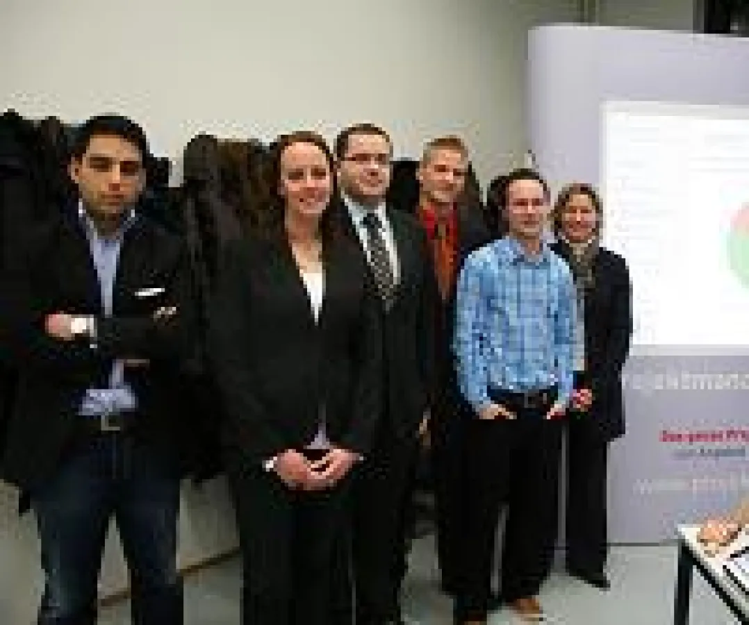 Projektron-Studententeam des BFI mit Betreuerin Heidi Loßmann