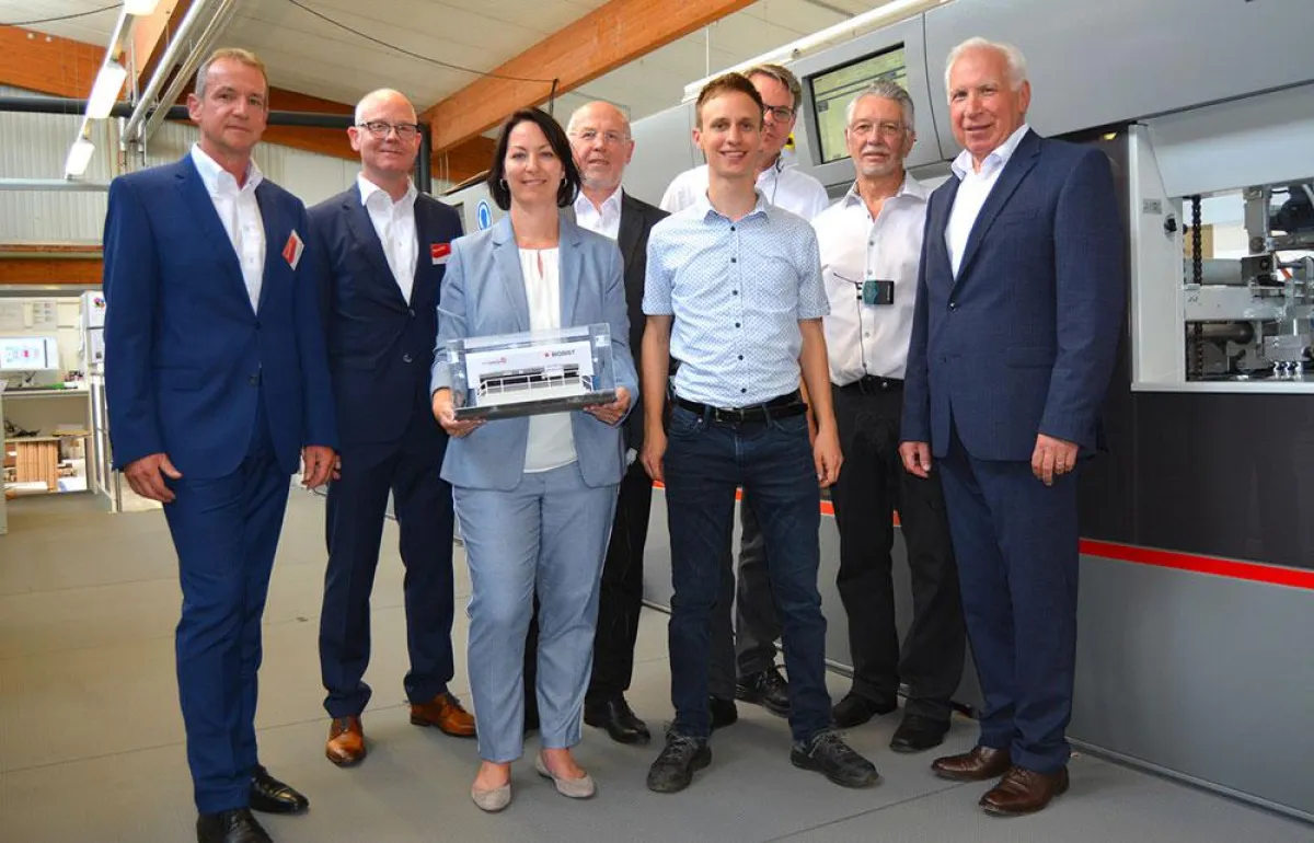 Übergabe der neuen Bobst Expertcut