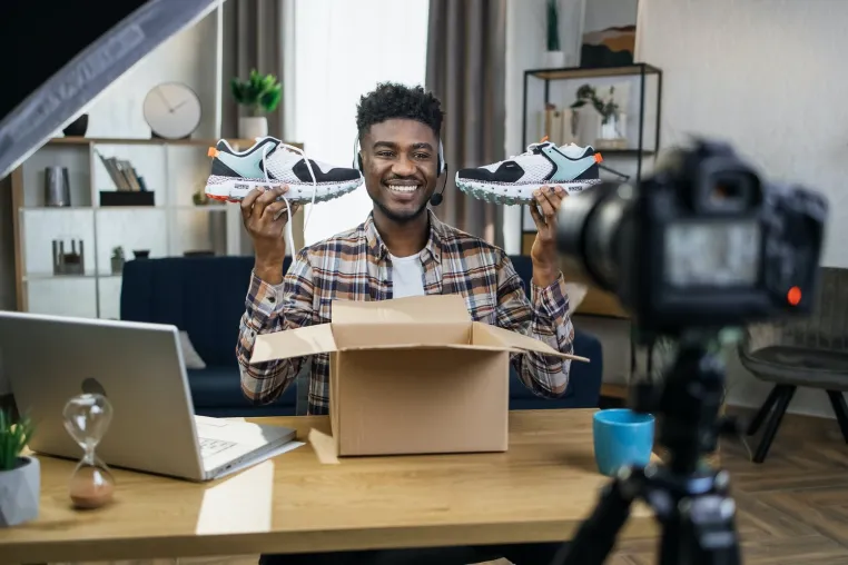 Influencer Marketing: Authentische Markenpromotion durch Social Media Persönlichkeiten Bild: Influencer Marketing: Authentische Markenpromotion durch Social Media Persönlichkeiten