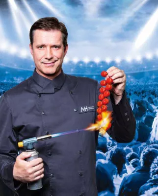 Bild: Berlin-Premiere: Starkoch Alexander Herrmann mit der "Koch-Late-Night-Show" im Tempodrom am 18. Januar 2018