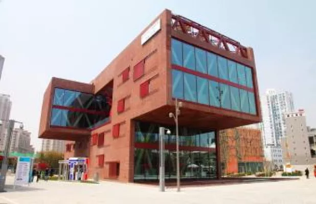 Bild: Bundespräsident besucht Hamburg House auf der EXPO 2010 in Shanghai